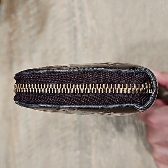 *Authentic* Louis Vuitton Wallet - Picture 5 of 14